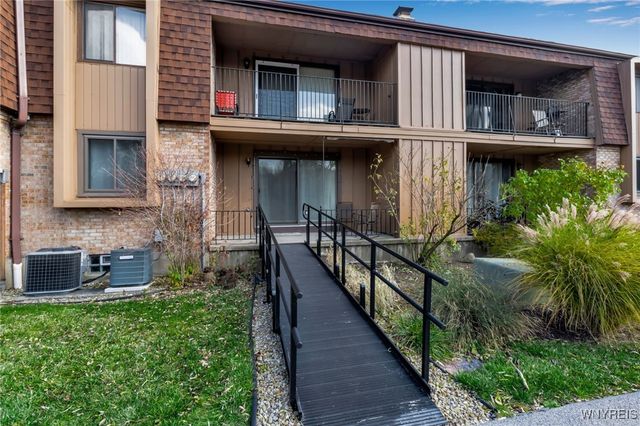 70 Charter Oaks Drive 2, Amherst, NY 14228