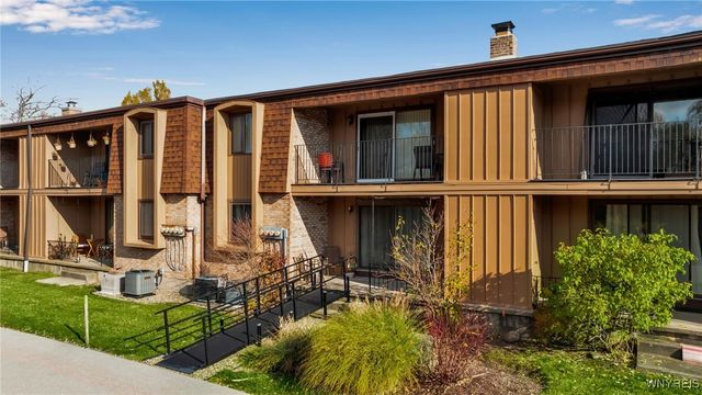 70 Charter Oaks Drive 2, Amherst, NY 14228