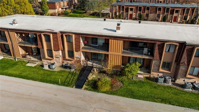 70 Charter Oaks Drive 2, Amherst, NY 14228