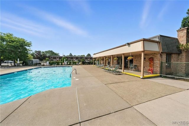 70 Charter Oaks Drive 2, Amherst, NY 14228