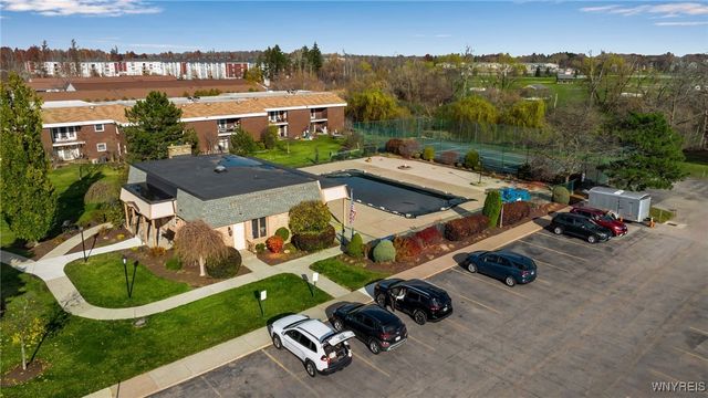 70 Charter Oaks Drive 2, Amherst, NY 14228