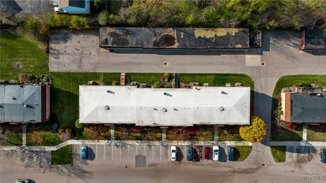 70 Charter Oaks Drive 2, Amherst, NY 14228