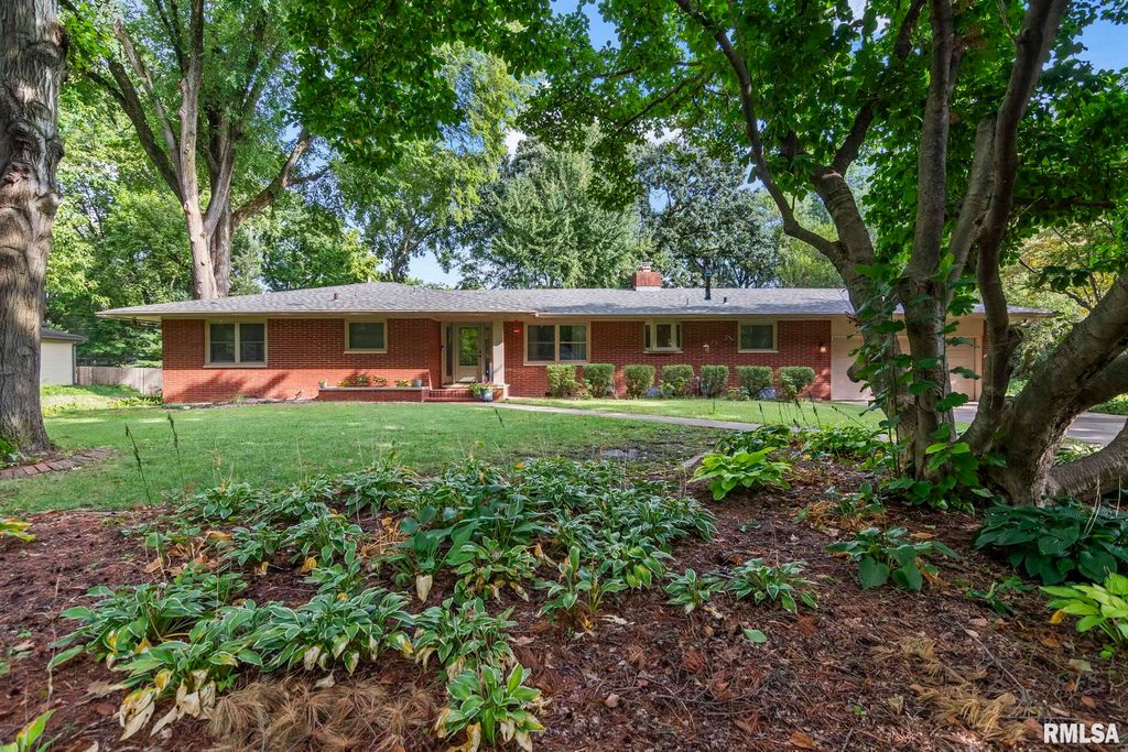 2141 CARDINAL Drive, Springfield, IL 62704