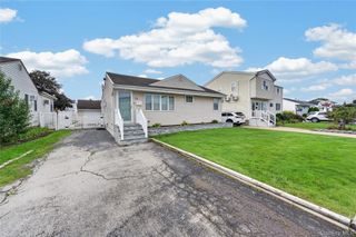 33 Hubbard Avenue, Freeport, NY 11520