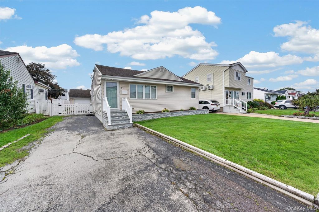 33 Hubbard Avenue, Freeport, NY 11520