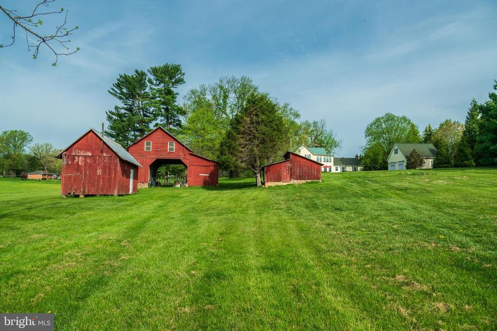 Image 13 of property listing at 21901 NEW HAMPSHIRE AVE, Brookeville, MD 20833