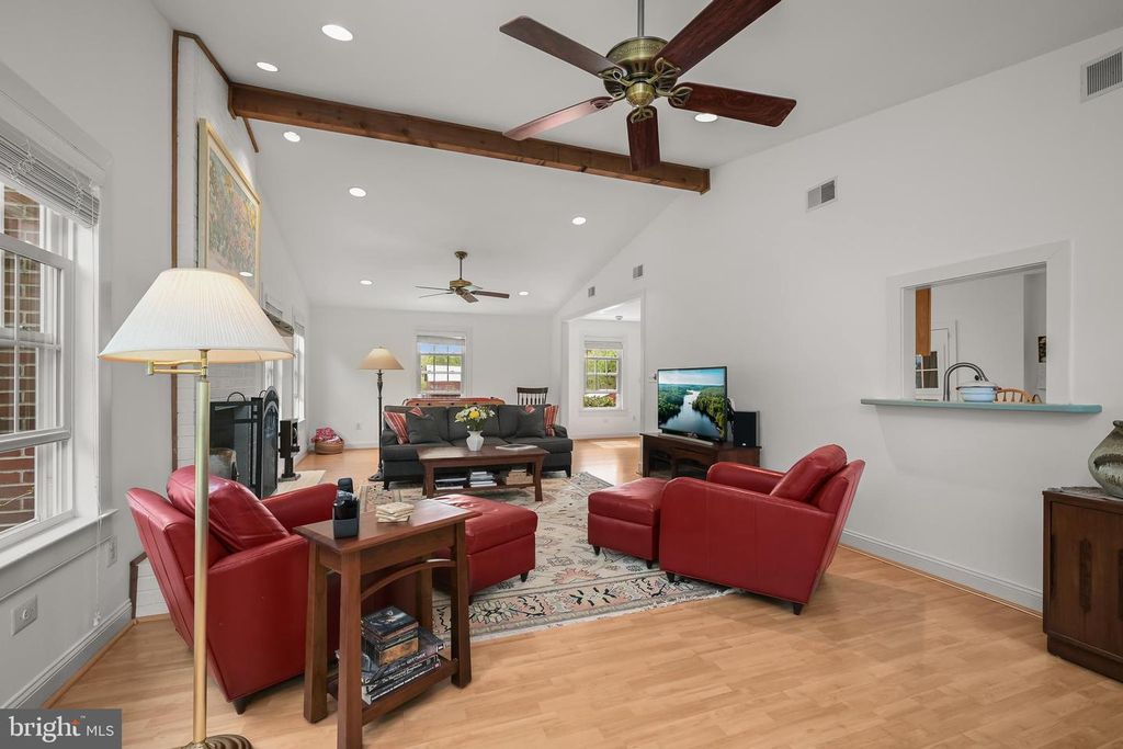 Image 15 of property listing at 21901 NEW HAMPSHIRE AVE, Brookeville, MD 20833