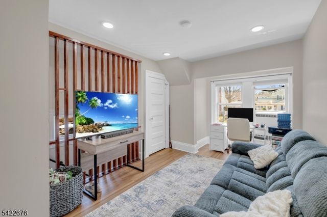 56 S Mountain Ave, Cedar Grove Twp., NJ 07009