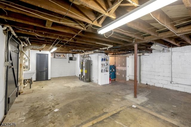 56 S Mountain Ave, Cedar Grove Twp., NJ 07009