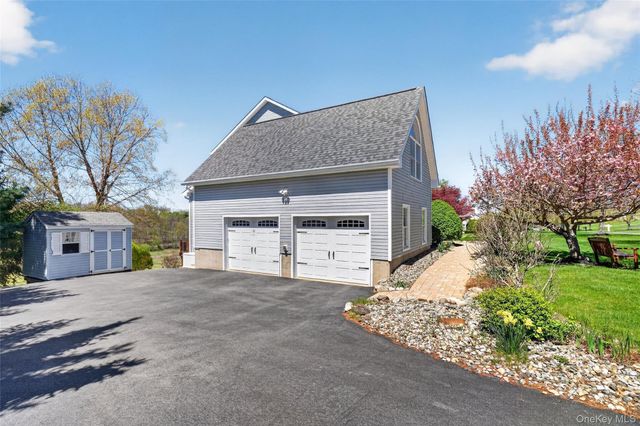 72 Brookside Lane, Lagrangeville, NY 12540