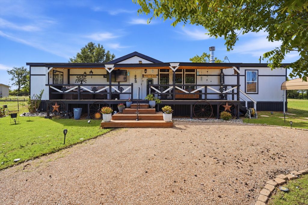 6200 S Lakeside Hills Court, Granbury, TX 76048 — exterior