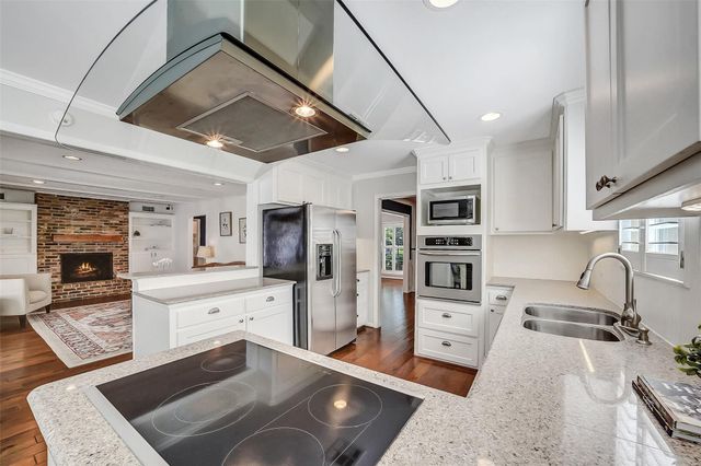 10026 Overbrook Lane, Houston, TX 77042