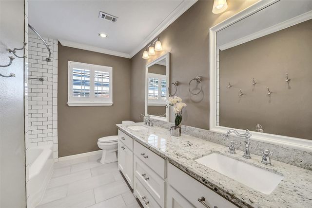 10026 Overbrook Lane, Houston, TX 77042