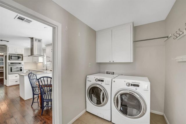 10026 Overbrook Lane, Houston, TX 77042