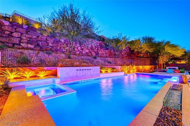 5 HIGHLAND COVE Lane, Henderson, NV 89011