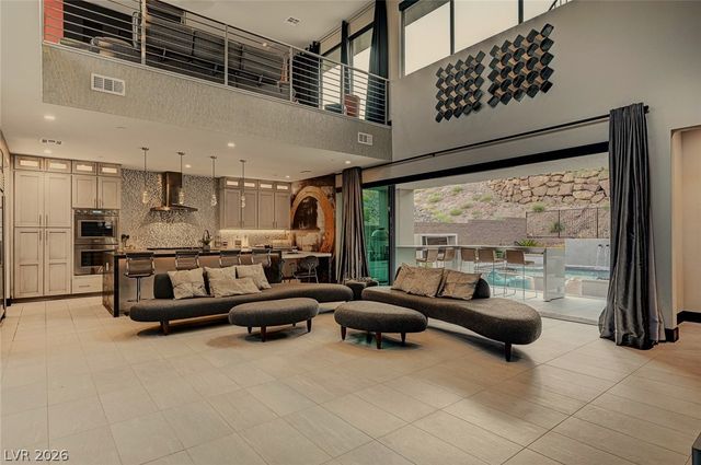 5 HIGHLAND COVE Lane, Henderson, NV 89011