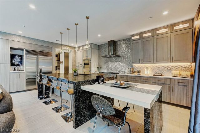 5 HIGHLAND COVE Lane, Henderson, NV 89011