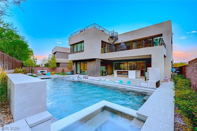 5 HIGHLAND COVE Lane, Henderson, NV 89011