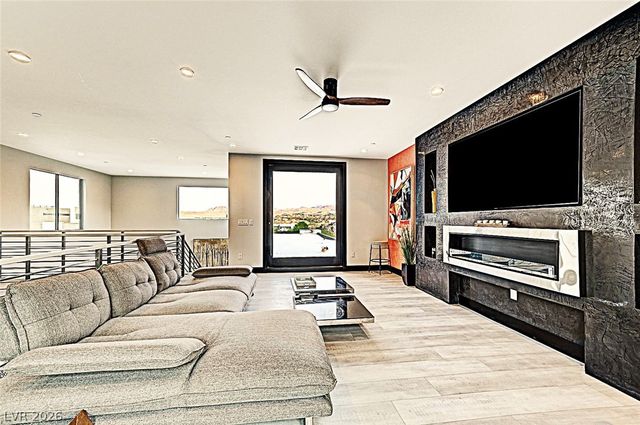 5 HIGHLAND COVE Lane, Henderson, NV 89011