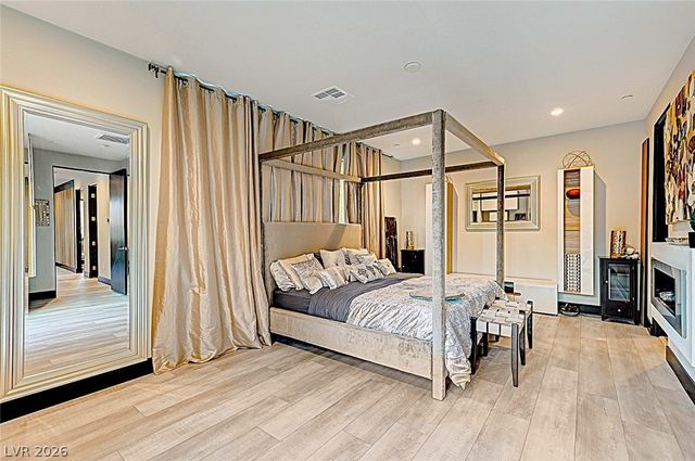 5 HIGHLAND COVE Lane, Henderson, NV 89011