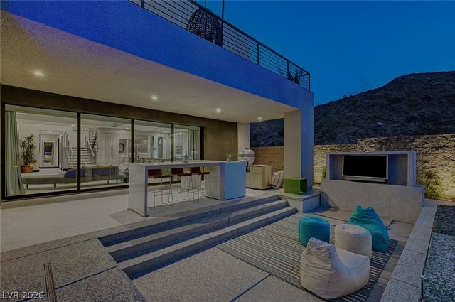 5 HIGHLAND COVE Lane, Henderson, NV 89011