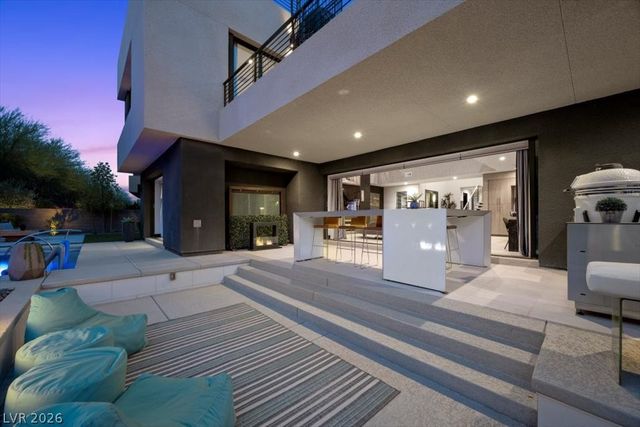 5 HIGHLAND COVE Lane, Henderson, NV 89011