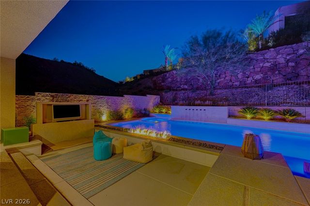 5 HIGHLAND COVE Lane, Henderson, NV 89011