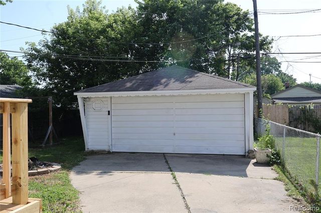 27226 Lawnwood Street, Roseville, MI 48066