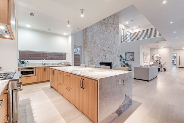 3821 Beechwood Lane, Dallas, TX 75220