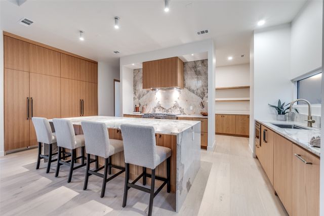 3821 Beechwood Lane, Dallas, TX 75220