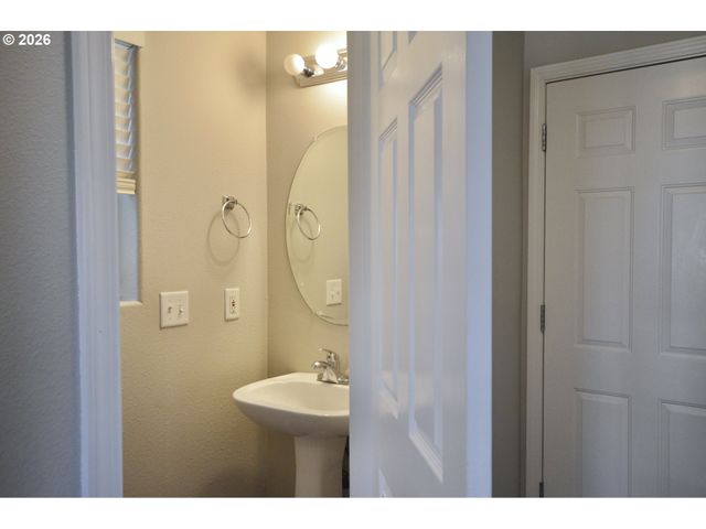 20583 Sw TESORO Ct, Beaverton, OR 97003