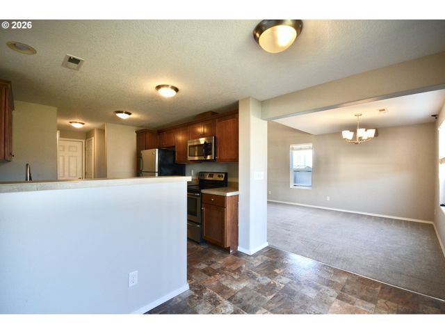 20583 Sw TESORO Ct, Beaverton, OR 97003