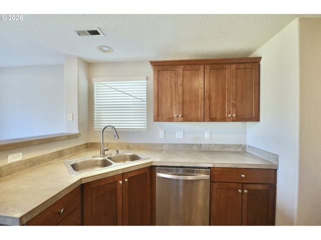 20583 Sw TESORO Ct, Beaverton, OR 97003