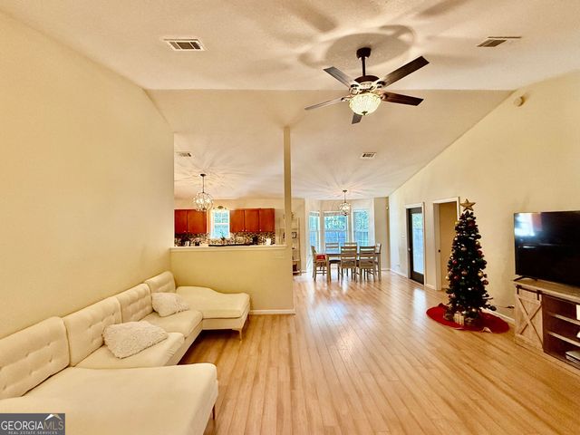 100 Bluebell Drive, Kingsland, GA 31548