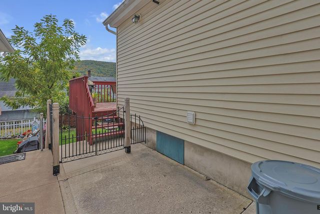 431 CENTER AVE, Jim Thorpe, PA 18229