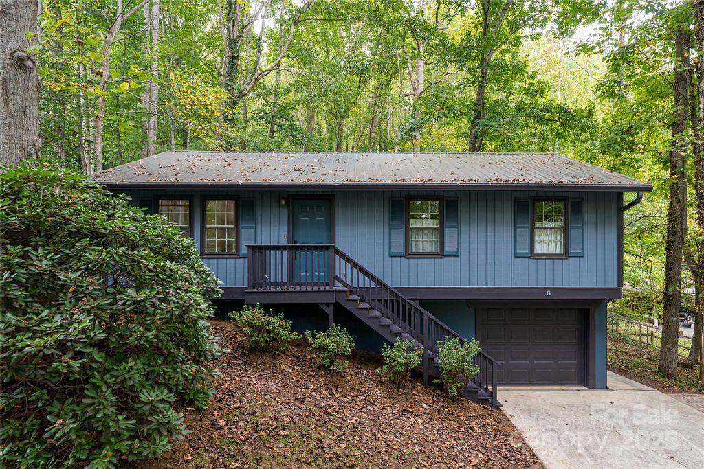 6 Valleywood Court, Asheville, NC 28803
