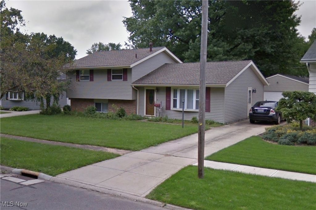 542 Georgetown Avenue, Elyria, OH 44035