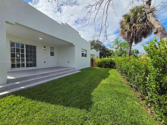 4008 Greenwood Ave, West Palm Beach, FL 33407