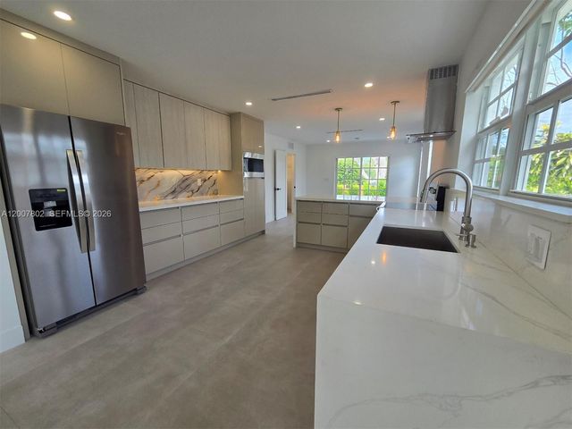 4008 Greenwood Ave, West Palm Beach, FL 33407