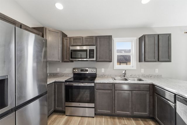 1311 E 25th Court, Des Moines, IA 50317