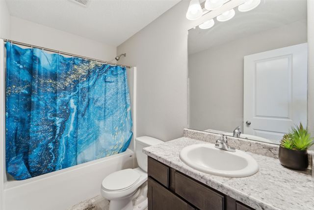 1311 E 25th Court, Des Moines, IA 50317