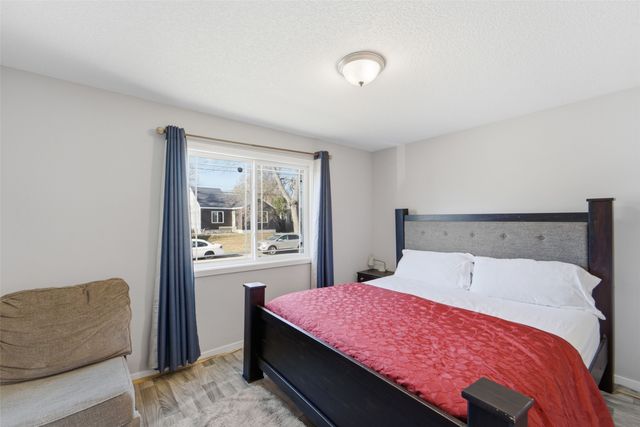 1311 E 25th Court, Des Moines, IA 50317