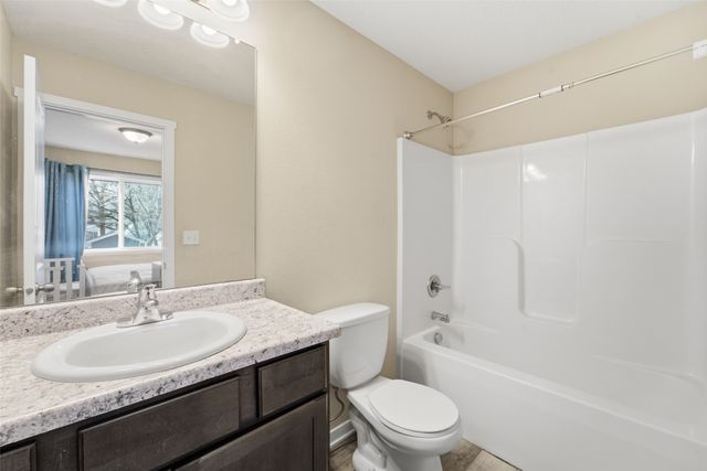 1311 E 25th Court, Des Moines, IA 50317