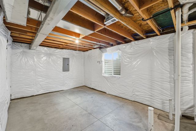 1311 E 25th Court, Des Moines, IA 50317