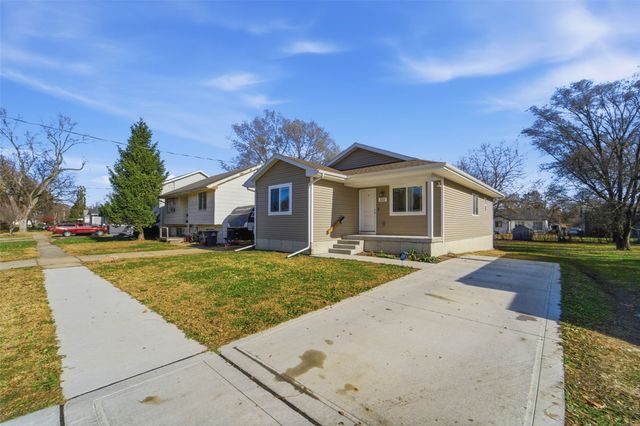 1311 E 25th Court, Des Moines, IA 50317