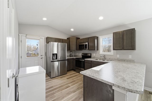 1311 E 25th Court, Des Moines, IA 50317