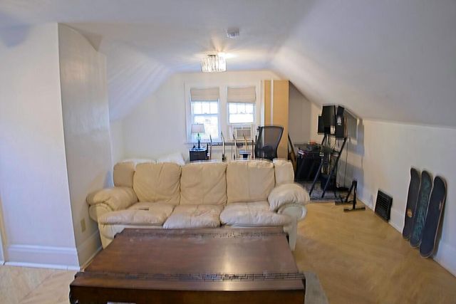5526 Wells STREET, Milwaukee, WI 53208