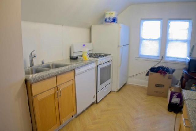 5526 Wells STREET, Milwaukee, WI 53208