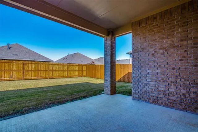 10423 Fountain Gate Street, Aubrey, TX 76227