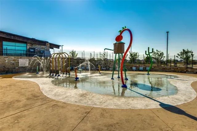 10423 Fountain Gate Street, Aubrey, TX 76227